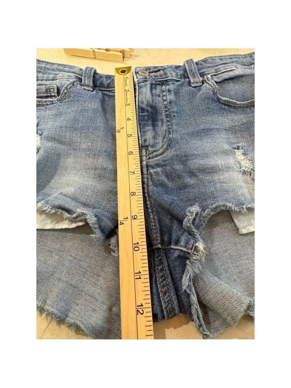 Willow Root Denim Distressed Shorts Size 30 - Picture 3 of 7